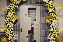 Flower-House-Warming-Decor